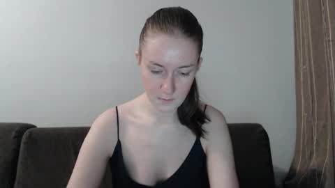 lily_love_x online show from 04-16-26, 04:35