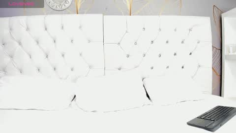 Lily online show from 01-09-25, 01:02