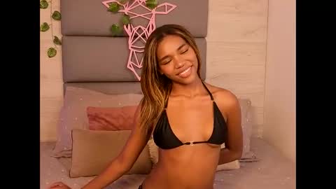 Snapshot of lily_miiller chatting on 11-02-25, 08:22 Lily Miiller online show from 11-02-25, 08:22