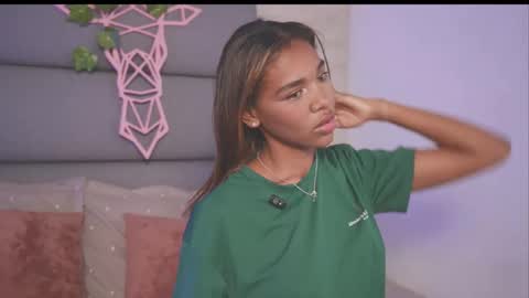 Snapshot of lily_miiller chatting on 11-17-25, 08:58 Lily Miiller online show from 11-17-25, 08:58