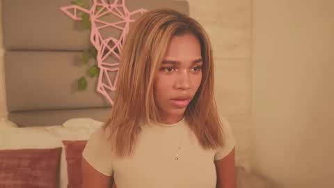 Snapshot of lily_miiller chatting on 12-21-25, 08:05 Lily Miiller online show from 12-21-25, 08:05