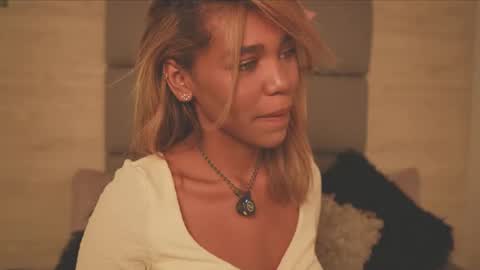 Snapshot of lily_miiller chatting on 02-10-26, 09:19 Lily Miiller online show from 02-10-26, 09:19