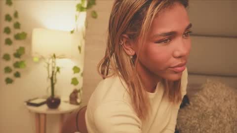 Snapshot of lily_miiller chatting on 02-22-26, 12:01 Lily Miiller online show from 02-22-26, 12:01