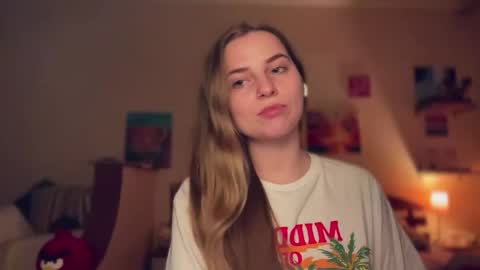 Lily online show from 10-28-25, 11:29