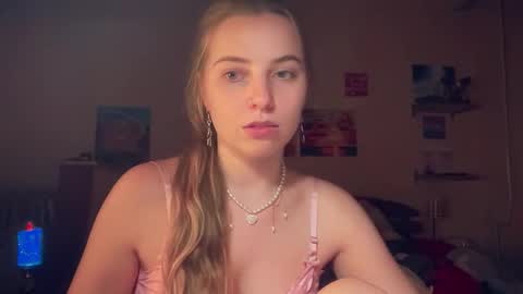 Lily online show from 11-07-25, 06:19