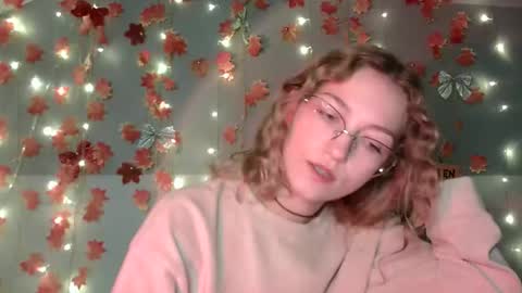 Snapshot of lily_tayberry chatting on 10-14-25, 01:12 small lily online show from 10-14-25, 01:12