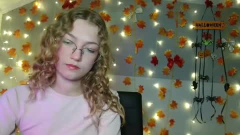 Snapshot of lily_tayberry chatting on 10-30-25, 06:52 small lily online show from 10-30-25, 06:52