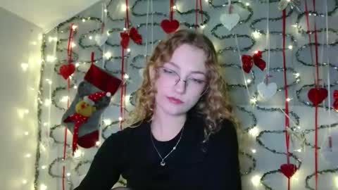 Snapshot of lily_tayberry chatting on 11-25-25, 06:19 small lily online show from 11-25-25, 06:19