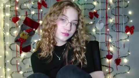 Snapshot of lily_tayberry chatting on 11-27-25, 06:10 small lily online show from 11-27-25, 06:10
