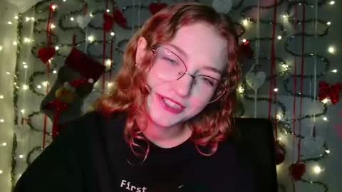 Snapshot of lily_tayberry chatting on 12-01-25, 06:13 small lily online show from 12-01-25, 06:13