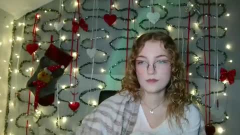 Snapshot of lily_tayberry chatting on 12-04-25, 06:16 small lily online show from 12-04-25, 06:16