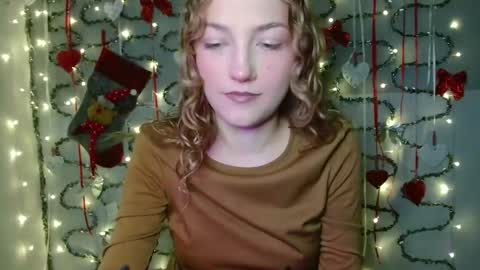 small lily online show from 12-17-25, 06:14