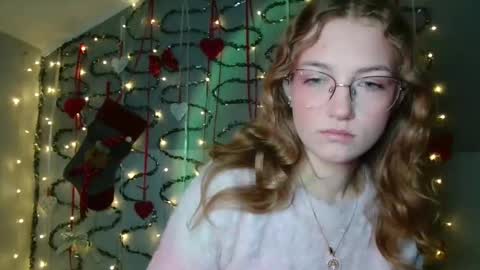 small lily online show from 01-13-26, 07:02