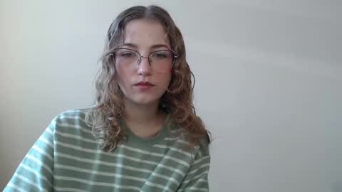 small lily online show from 03-01-26, 07:10