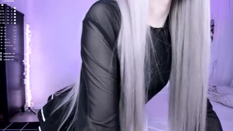 Snapshot of lily_weep chatting on 03-06-25, 06:41 Lily online show from 03-06-25, 06:41