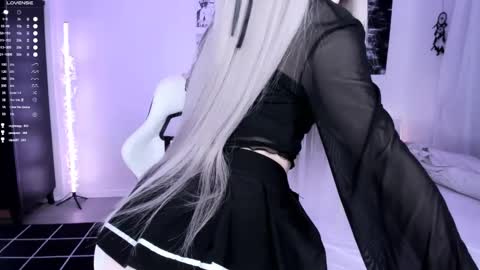 Snapshot of lily_weep chatting on 03-10-25, 02:50 Lily online show from 03-10-25, 02:50