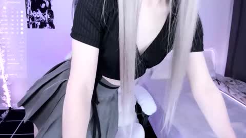 Lily online show from 11-24-25, 05:56