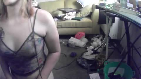 lilybvixen online show from 10-02-25, 09:55