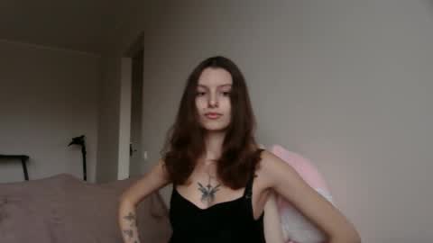 lilycandy_ online show from 11-13-25, 10:47