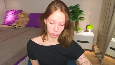 lilylisy online show from 12-20-25, 11:17