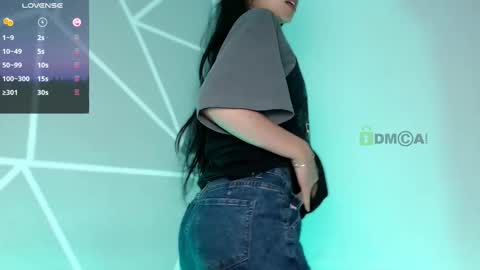 Snapshot of lilylouisee_ chatting on 12-12-24, 01:43 Liliana louise online show from 12-12-24, 01:43