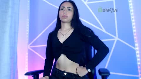 Snapshot of lilylouisee_ chatting on 01-10-25, 01:52 Liliana louise online show from 01-10-25, 01:52