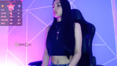 Snapshot of lilylouisee_ chatting on 10-14-25, 10:32 Liliana louise online show from 10-14-25, 10:32