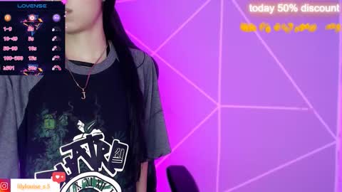 Snapshot of lilylouisee_ chatting on 10-29-25, 12:29 Liliana louise online show from 10-29-25, 12:29