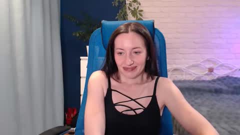 Lily online show from 10-07-25, 05:37