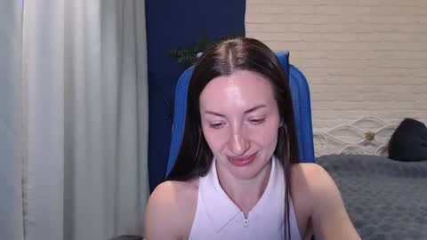 Snapshot of lilymellow chatting on 07-14-26, 12:00 Lily online show from 07-14-26, 12:00