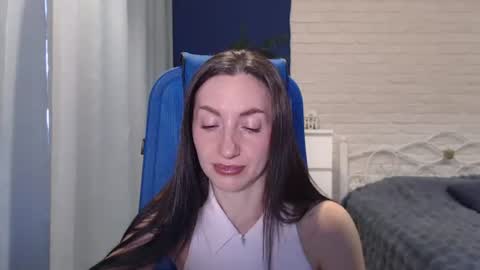Snapshot of lilymellow chatting on 07-31-26, 07:41 Lily online show from 07-31-26, 07:41