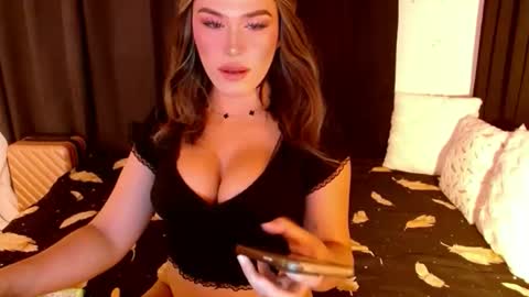Snapshot of lilymonstercock chatting on 10-03-25, 12:51 IM YOUR TRUE GODESS Lilymonstercock online show from 10-03-25, 12:51