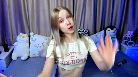 Snapshot of lilystarlight chatting on 12-11-24, 06:25 Lilian online show from 12-11-24, 06:25