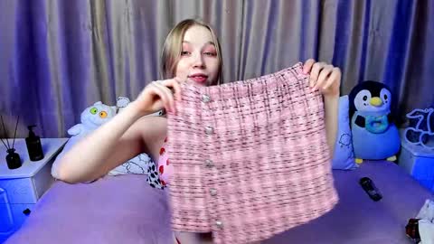 Snapshot of lilystarlight chatting on 02-08-25, 06:43 Lilian online show from 02-08-25, 06:43