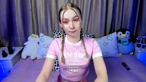 Snapshot of lilystarlight chatting on 02-10-25, 03:24 Lilian online show from 02-10-25, 03:24