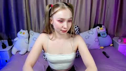 Snapshot of lilystarlight chatting on 02-23-25, 06:39 Lilian online show from 02-23-25, 06:39