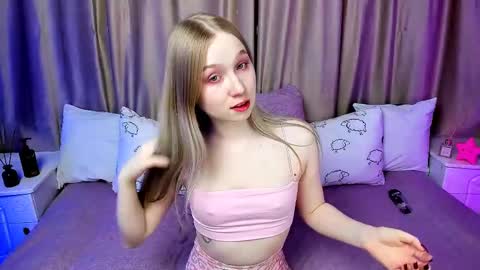 Snapshot of lilystarlight chatting on 03-05-25, 03:51 Lilian online show from 03-05-25, 03:51