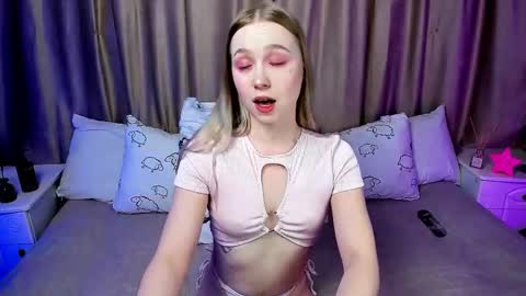 Snapshot of lilystarlight chatting on 03-10-25, 03:23 Lilian online show from 03-10-25, 03:23