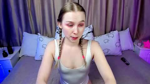 Snapshot of lilystarlight chatting on 03-11-25, 07:04 Lilian online show from 03-11-25, 07:04