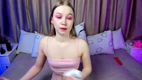 Snapshot of lilystarlight chatting on 03-12-25, 03:35 Lilian online show from 03-12-25, 03:35