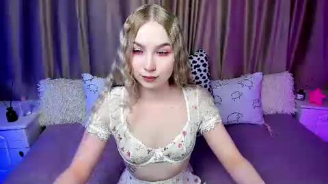 Snapshot of lilystarlight chatting on 10-03-25, 03:47 Lilian online show from 10-03-25, 03:47