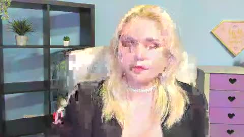 Snapshot of lilysweetxo chatting on 02-14-26, 02:47 Lily online show from 02-14-26, 02:47