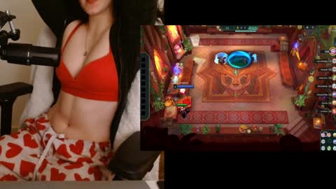 Snapshot of lilythrone chatting on 12-25-24, 12:48 Lily Rone online show from 12-25-24, 12:48