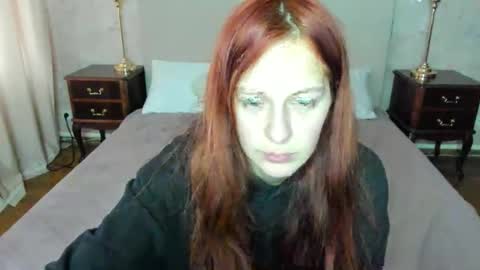 Snapshot of lilyviolet7 chatting on 02-06-26, 09:12 Hi Im Lily online show from 02-06-26, 09:12