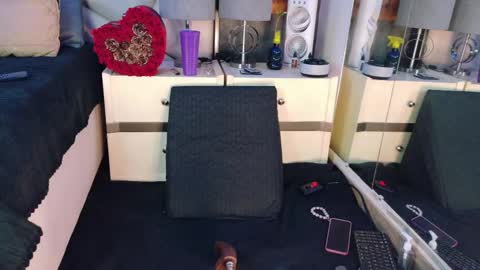 Lilly online show from 11-27-25, 11:45