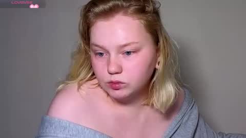 Snapshot of lime_cat chatting on 09-21-25, 12:01 lime cat online show from 09-21-25, 12:01