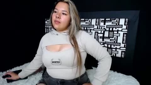 Lina Browm online show from 02-02-25, 01:34