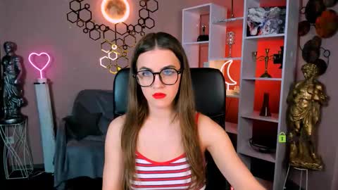 Snapshot of lina_fox12 chatting on 10-18-25, 12:28 lina_fox12 online show from 10-18-25, 12:28