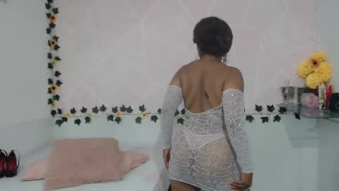 LINA SANCHEZ online show from 09-11-25, 01:33