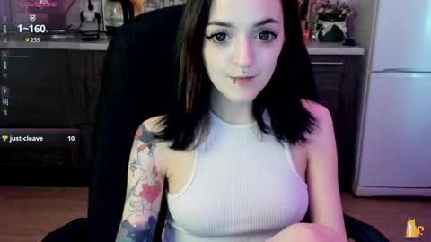 Lina 3  1715622743 online show from 12-13-24, 11:02